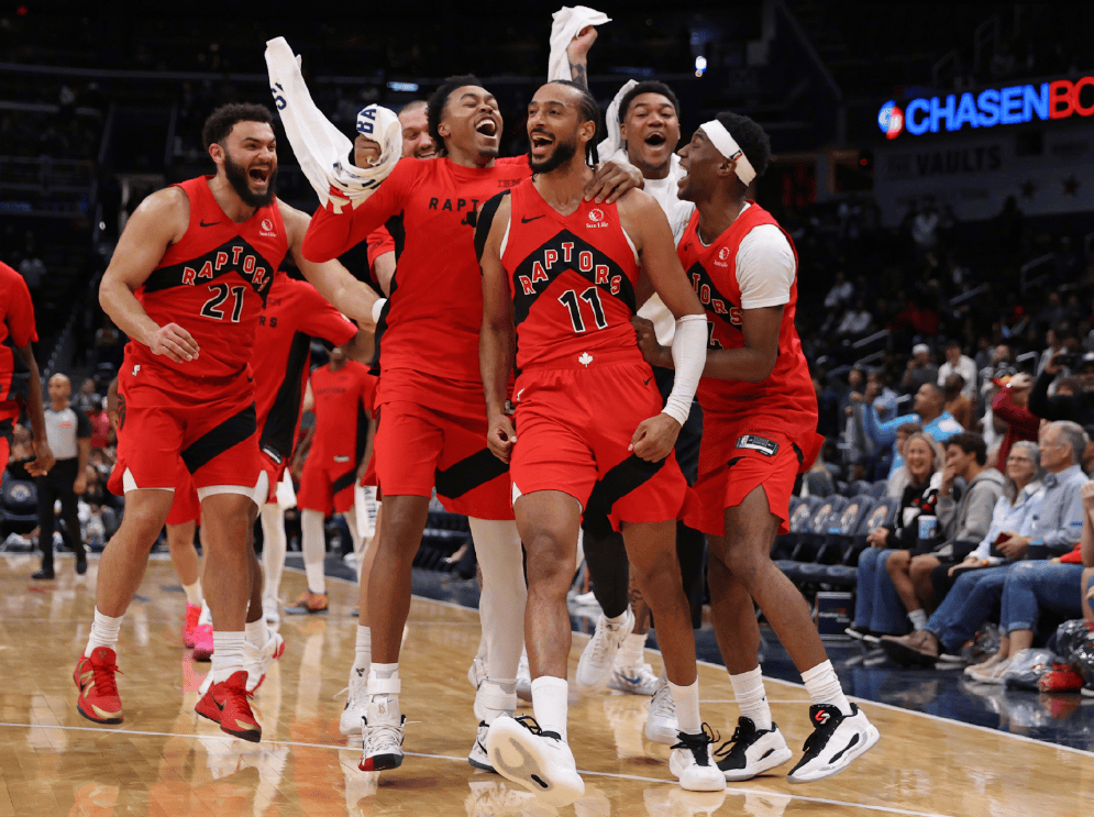 爱游戏下载-猛龙翻盘山东队，恩比德点燃赛场