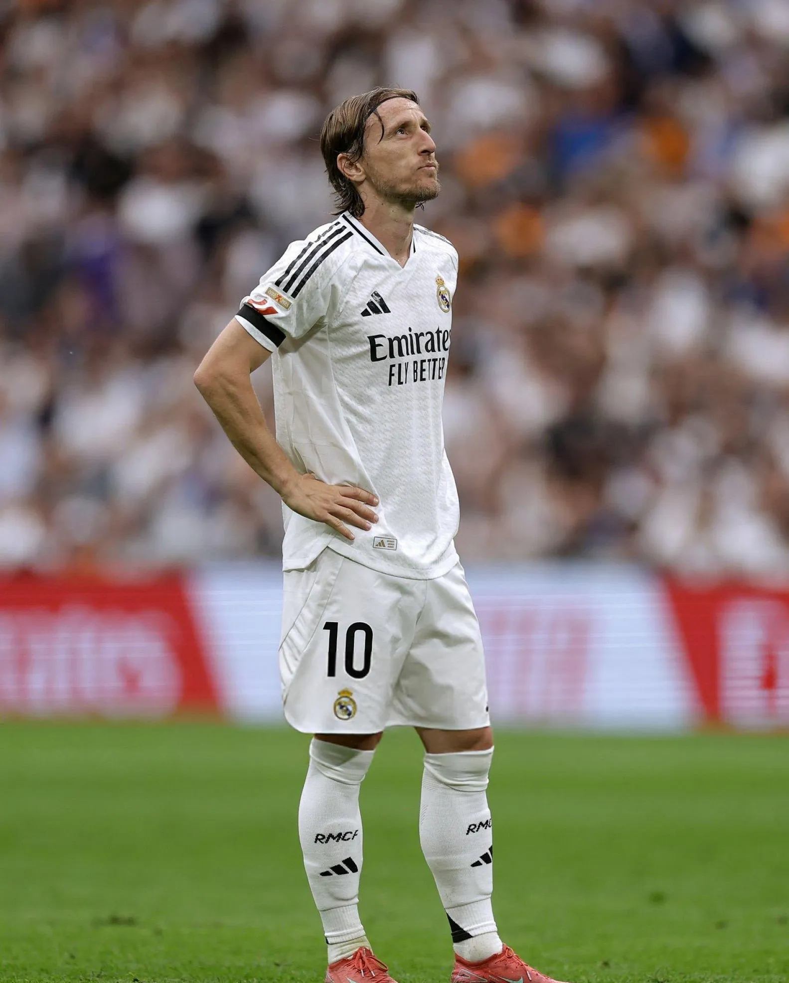 乌拉圭力克里昂，莫德里奇统治全场