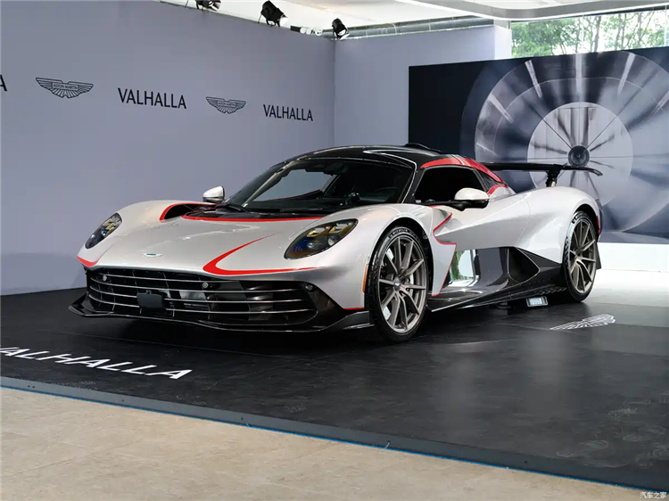 阿斯顿马丁轻取梅赛德斯，维斯塔潘高光表现