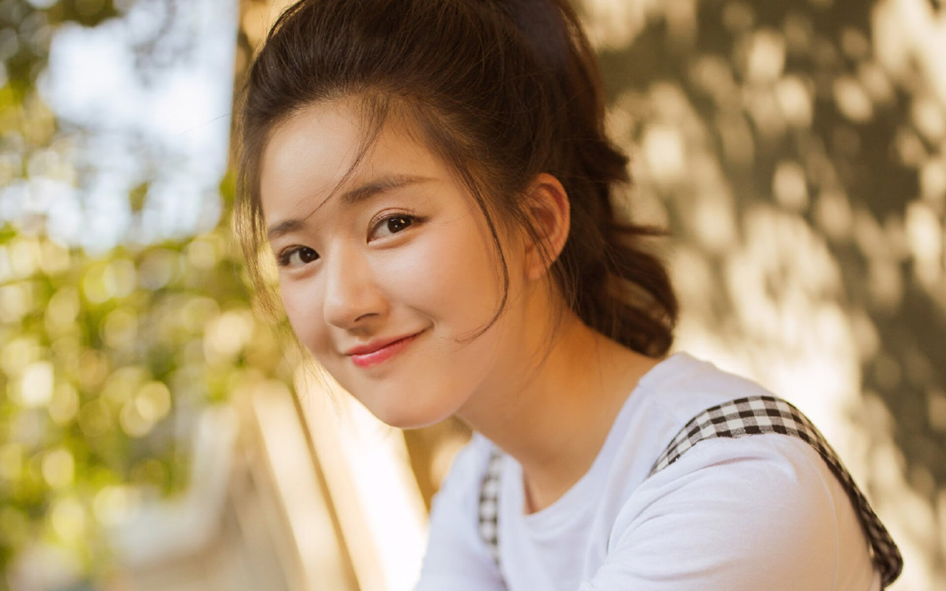 开拓者对阵独行侠，从赛场较量到约基奇冠军级表现的启示